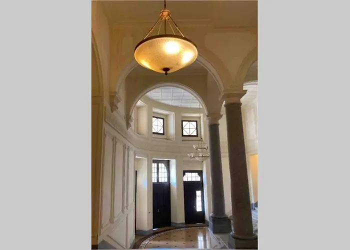 Historic Miramare Palace Apartment Genua
